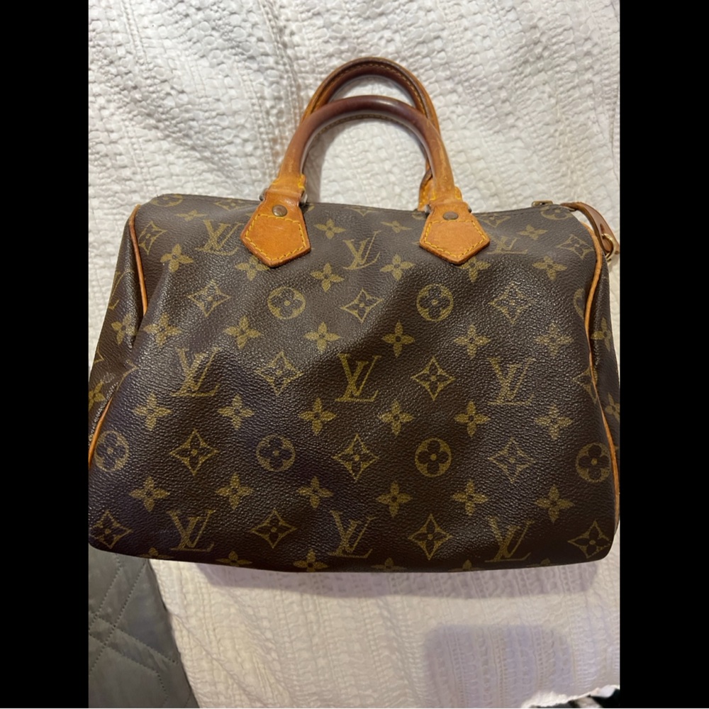 1985 Vintage Speedy25 made in France. Amazing condition and comes with organiser